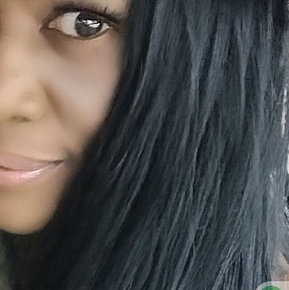 Meet your Posher, Holly